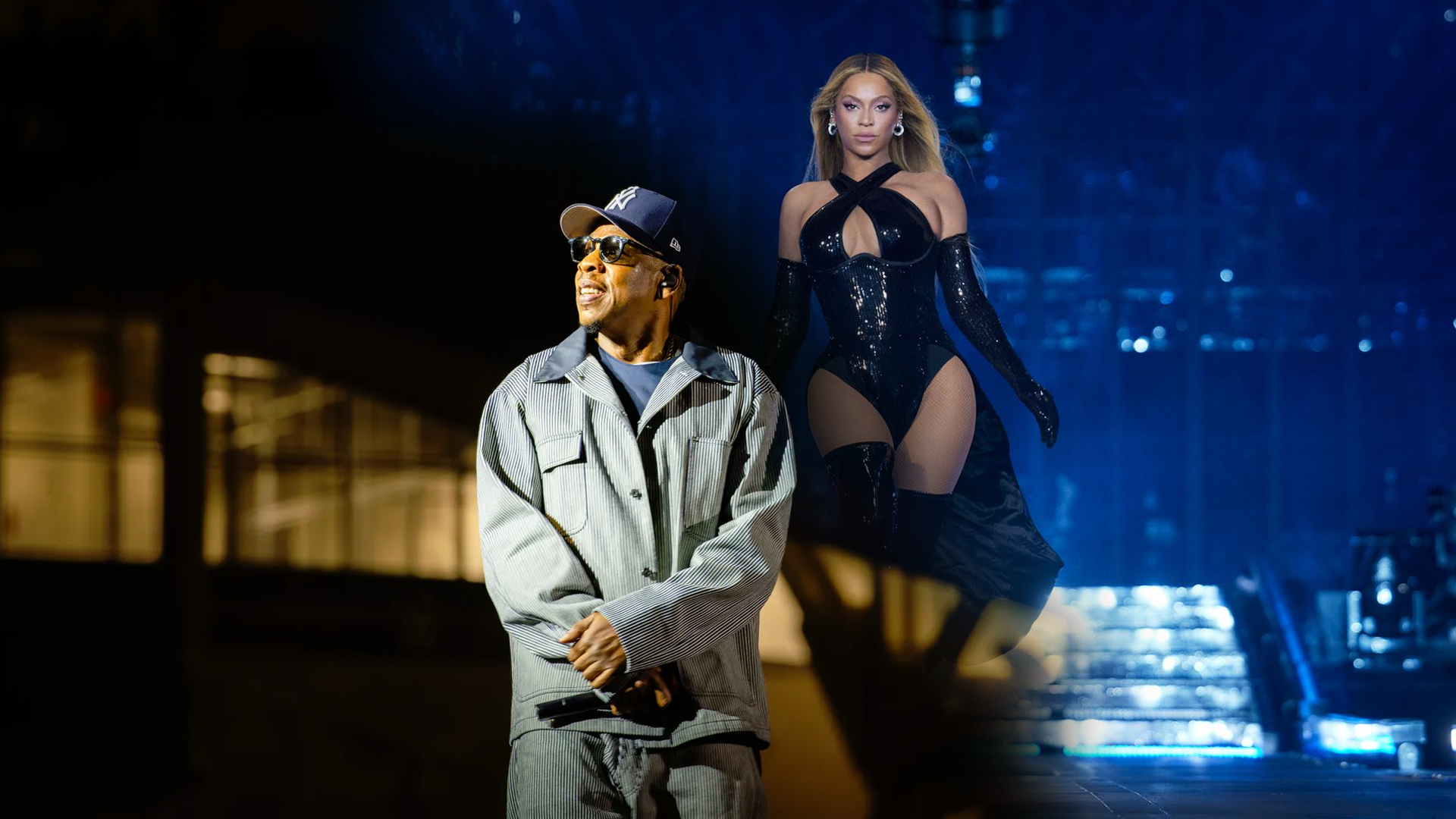 Jay-Z выступает на сцене в серой куртке и кепке, а позади него на фоне синего сценического света — Бейонсе в чёрном блёстящем наряде, наложенная поверх кадра